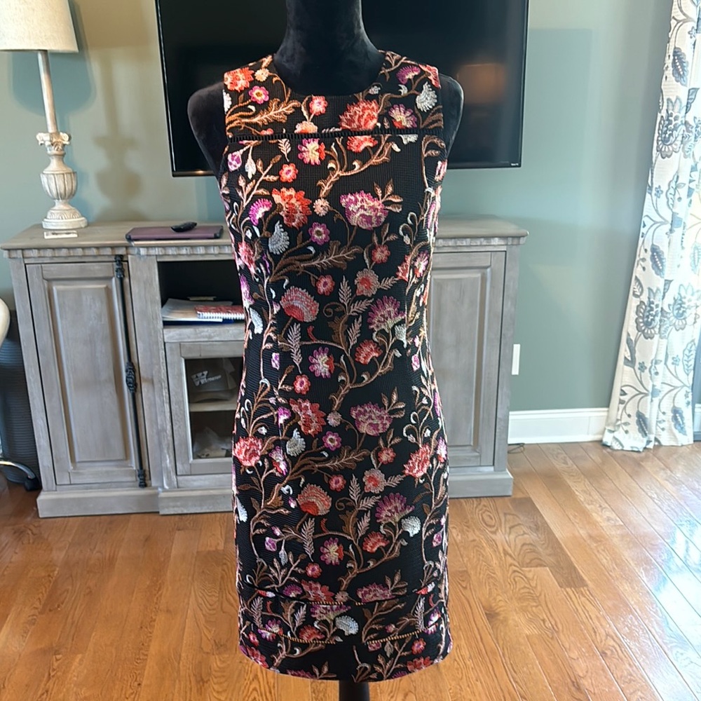 White House Black Market Red Sheath Mini Dress Sleeveless Crew Neck